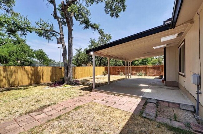 Building Photo - 11428 Bristle Oak Trail