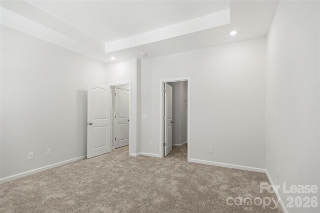 Building Photo - 7113 Brookview Ln