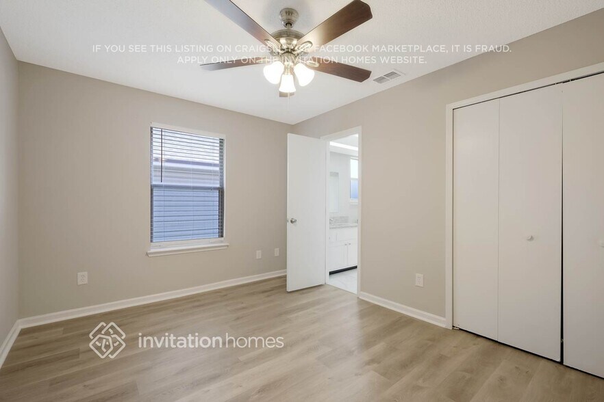 Building Photo - 11195 Mikris Dr N