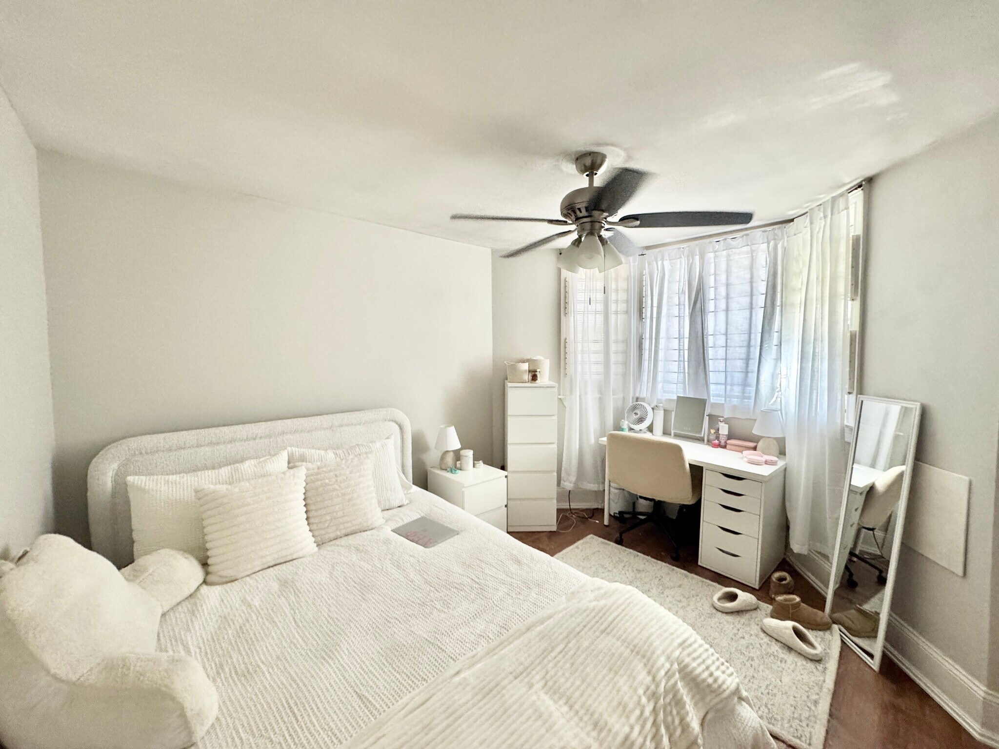 Building Photo - 717 Parker St