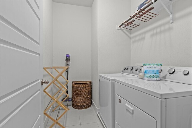 Building Photo - 317 Bridgeford Dr