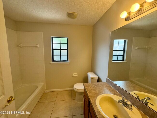 Building Photo - 1510 Wayward Wind Ln