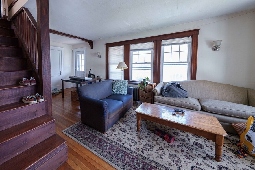 Living room - 8 Niles St