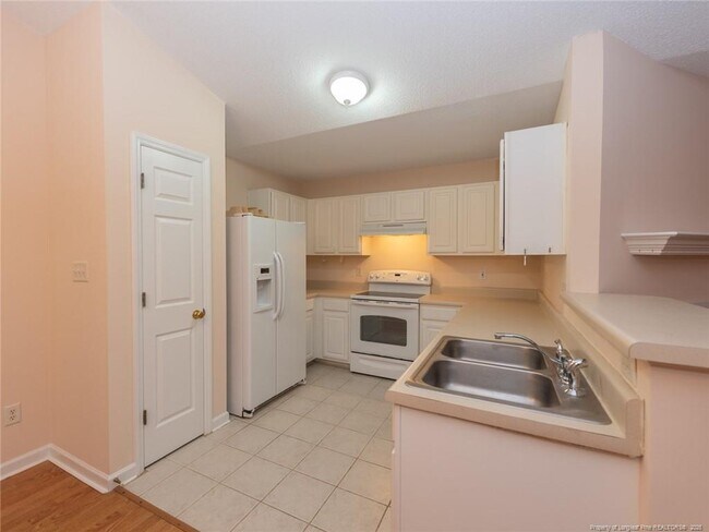 Building Photo - 404 Homestead Park Dr