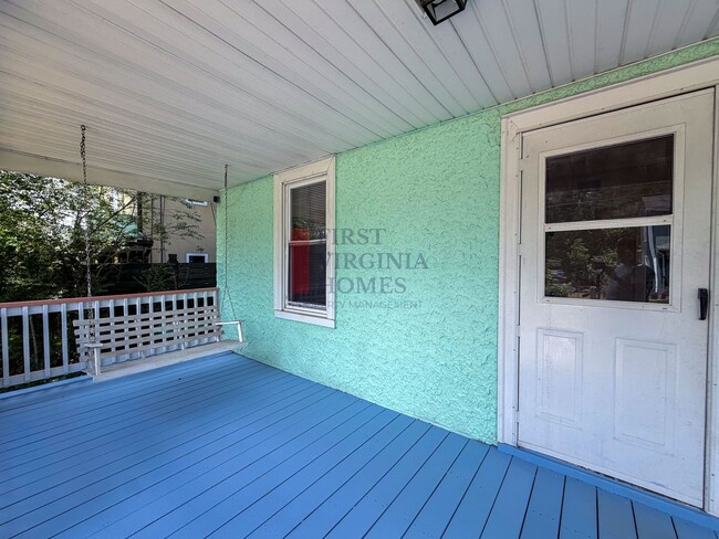 Building Photo - 2Bed/1bath Belmont Bungalow