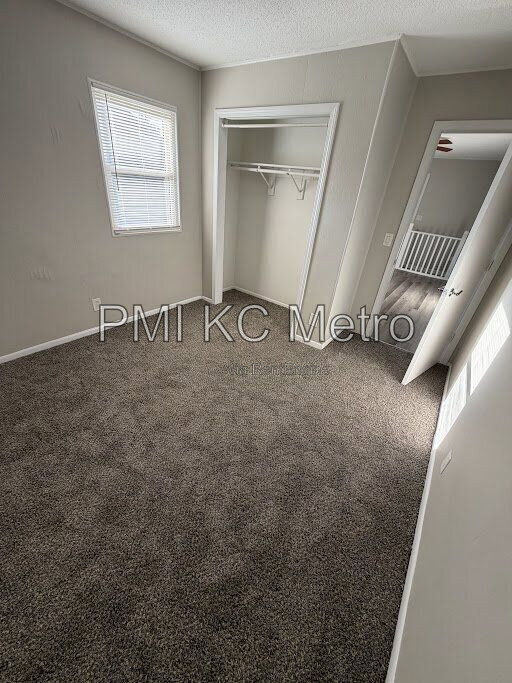 Building Photo - 5621 NE 51st St