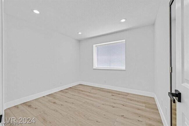 Building Photo - 8 Barton Spring Cir