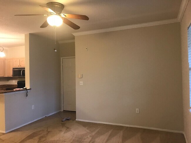 Building Photo - Charming 2BEDROOM 1BATH ~ Metro West Area
