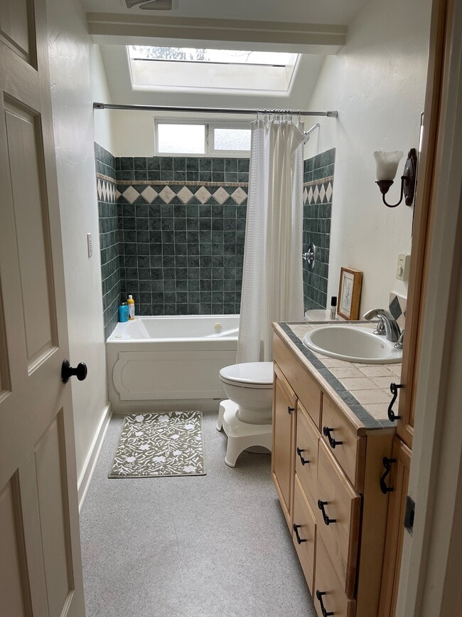 Second Bath - 1252 NW Milwaukee Ave