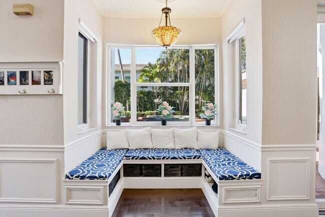 Building Photo - 375 SW 16th St