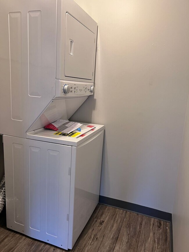 Building Photo - Spacious Two Bedroom Apartment in Sparta!