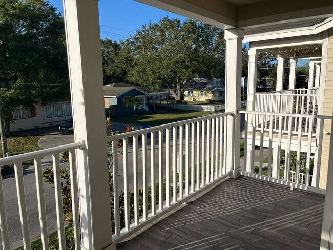 Building Photo - 3/2.5 Townhouse in Downtown Kissimmee