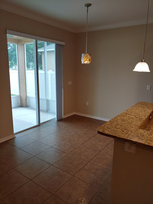 Building Photo - Beautiful 3BR Home in Mallory Square, Lawn Care Included