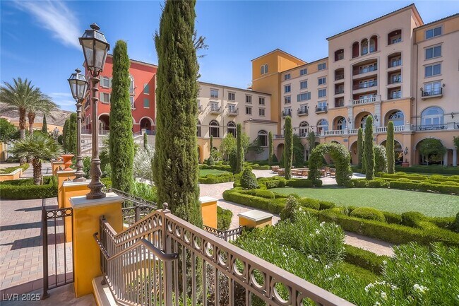 Building Photo - 30 Strada Di Villaggio