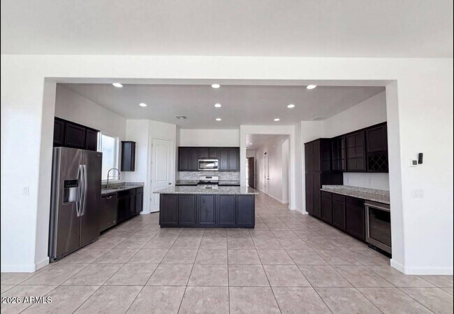 Building Photo - 2528 N Comiskey Dr