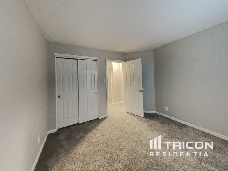 Building Photo - 7461 Camberwood Dr