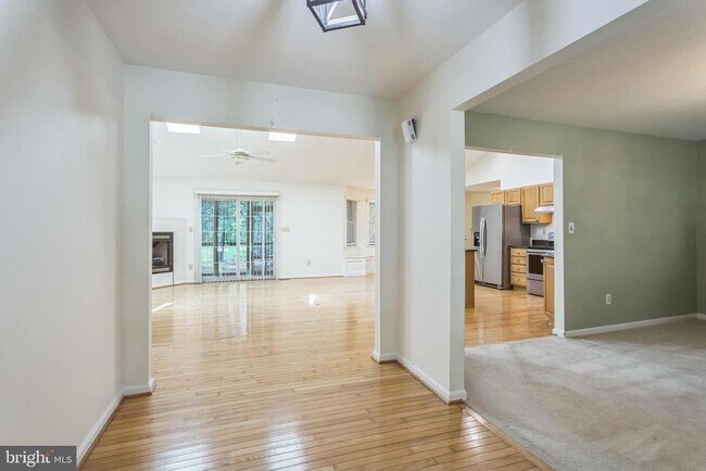 Building Photo - 14610 Balsam Ct