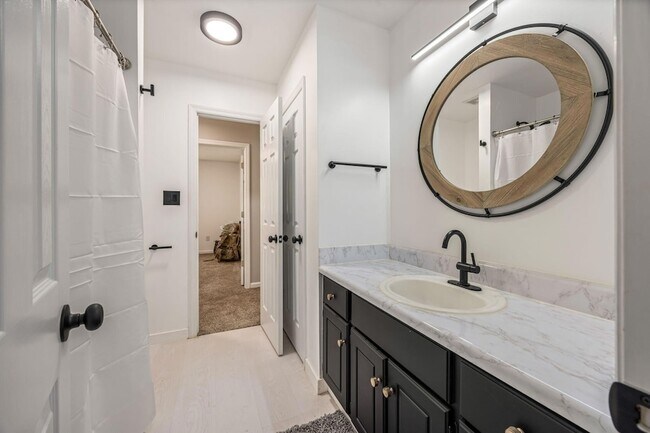 Building Photo - 2056 Sylvan Lake Dr