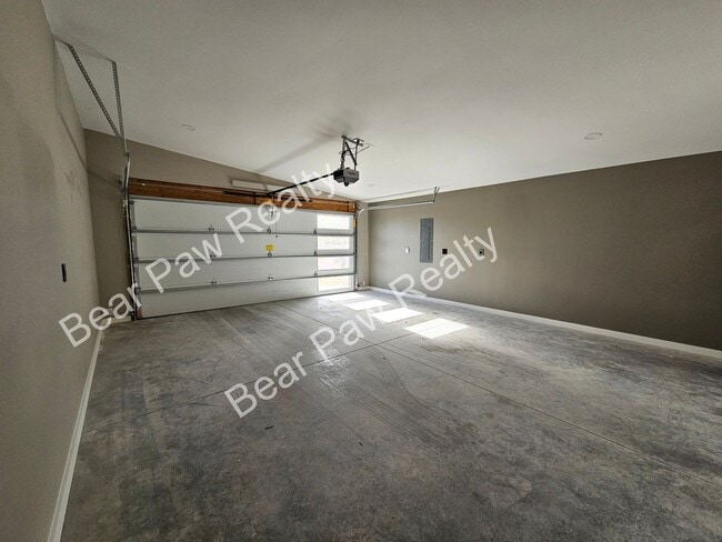 Building Photo - 1615 E 22nd St