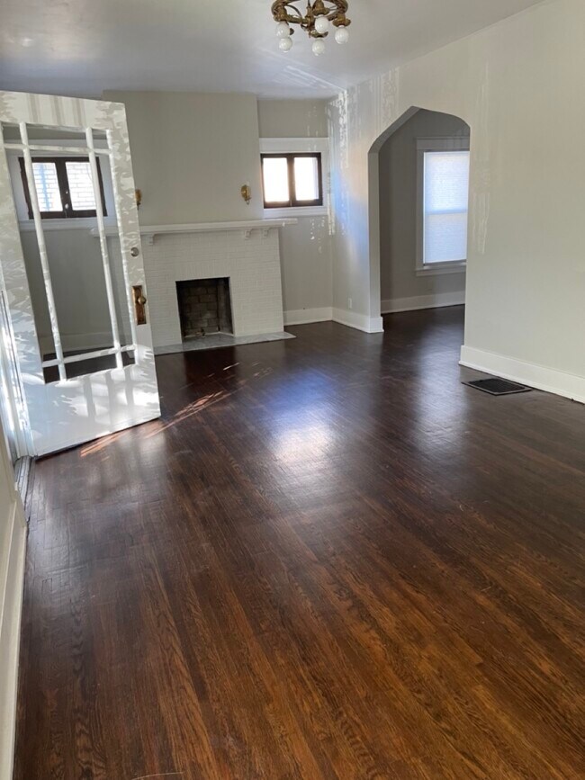 Building Photo - 920 Keswick Blvd