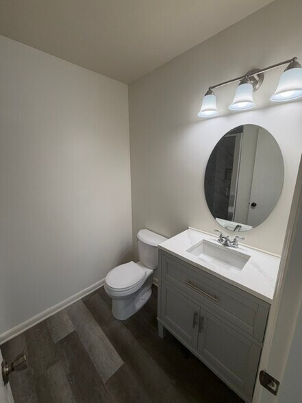Building Photo - 2208 Montreat Dr
