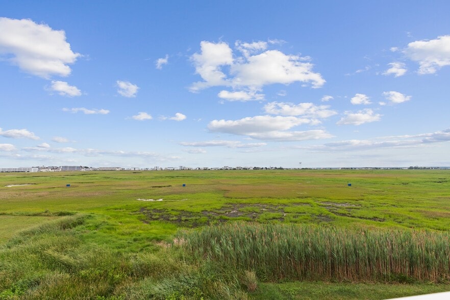 Building Photo - 497 Winnacunnet Rd