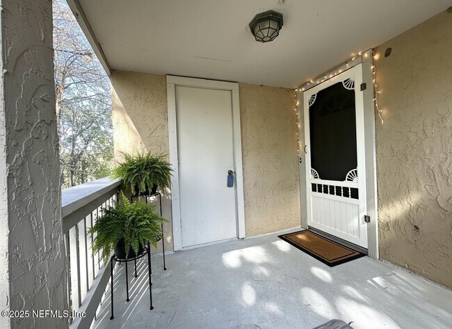 Building Photo - 3801 Crown Point Rd