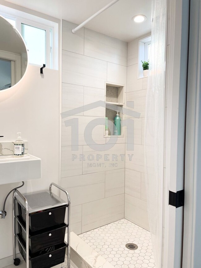 Building Photo - Skrzypek