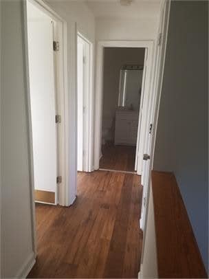 Building Photo - 217 Creekside Ct