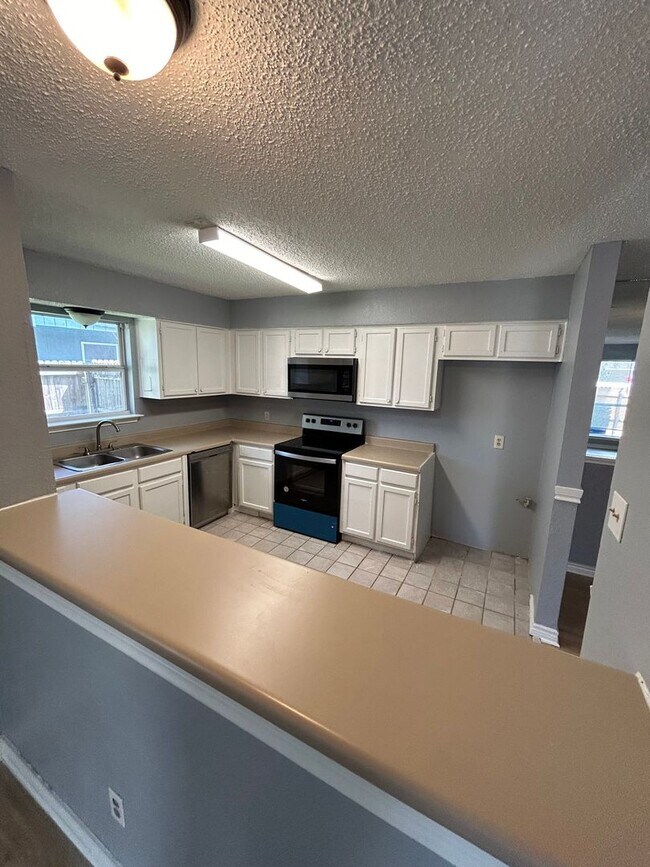 Building Photo - 2648 Pinta Cir