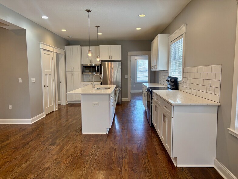 Building Photo - 3783 Washington St