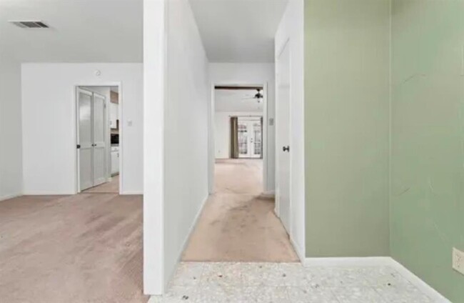 Building Photo - 6610 Marshall Pl Dr