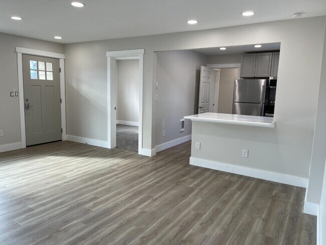 Building Photo - 2260 S 10th St W