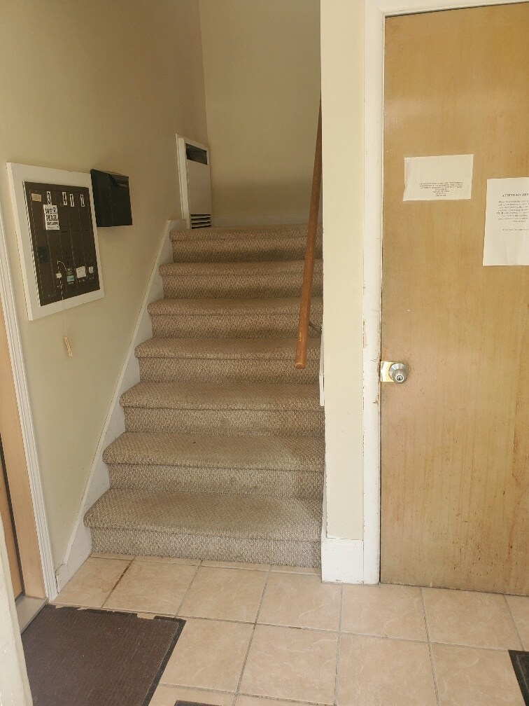 Building Photo - 1305 Jewel Ct