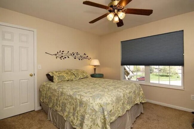 Building Photo - 3699 Springside Dr