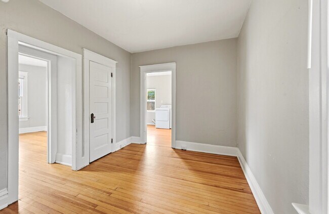 Building Photo - $4,720.95 with $300 off the first month's rent, 5 Beds - 5 Bath, Single Family Home in Denver wit...