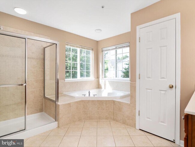 Building Photo - 1213 Heartland Ct