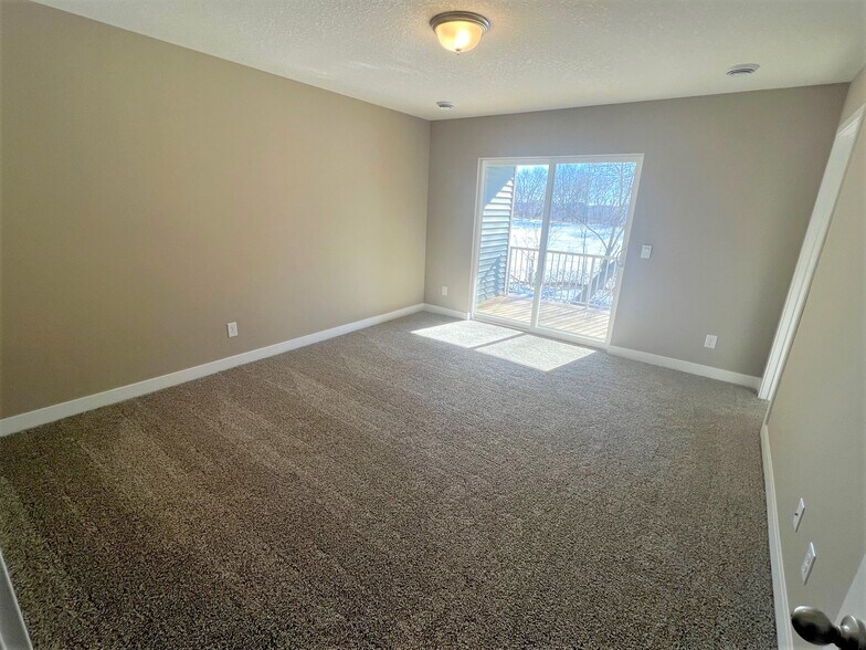 Spacious masters bedroom with balcony - 13853 Kaylemore Trl