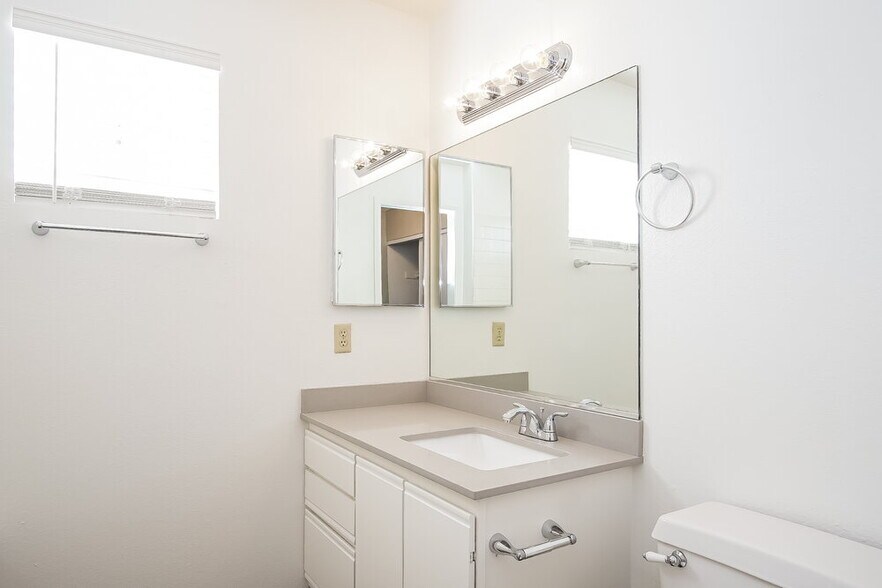 Building Photo - 412 Clifton Heights Dr