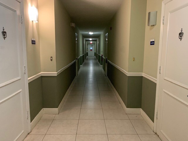 Building Photo - 2426 SE 17th St