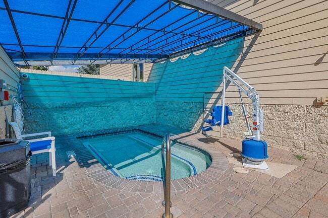 Building Photo - 2650 N Valley View Rd