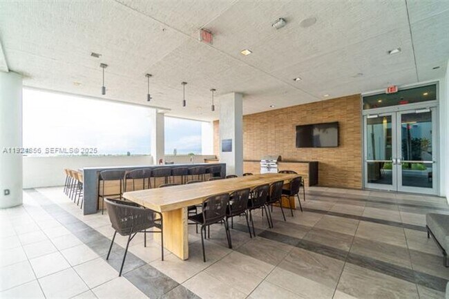 Building Photo - 3900 Biscayne Blvd