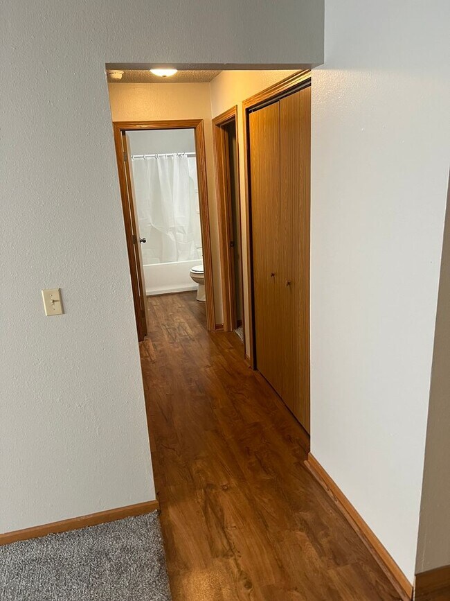 Building Photo - Large 3 bedroom apartment close to Sawyer Elementary, great for families