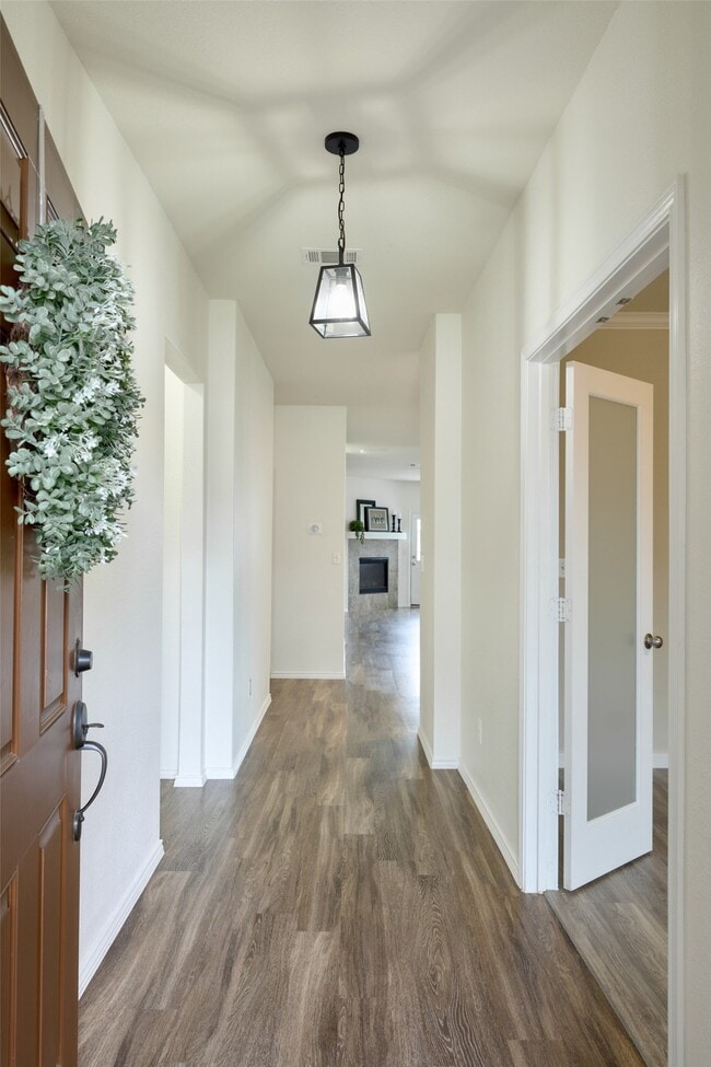 Building Photo - 2214 Timberland Country Ct