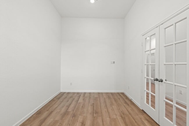 Building Photo - Room to Live, Play, and Grow in Booming Ro...