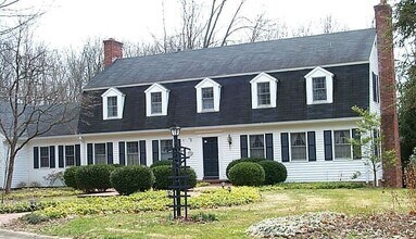 Building Photo - Beautiful, Executive Home located on Bloom...