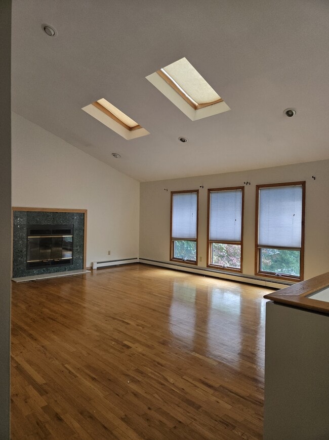 Primary Photo - 5 Hannelore Way