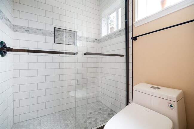 Building Photo - 737 Summerwood Dr