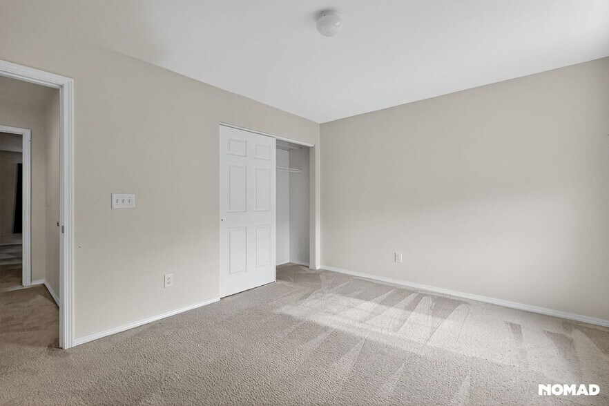 Building Photo - 241 Seymour Pl