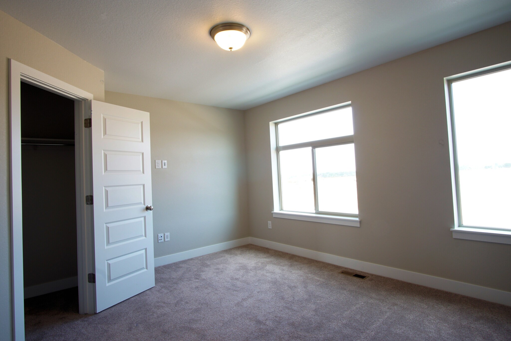 Bedroom #1 with walk-in closet. 14'-0" x 11'-3" - 2541 Moline St